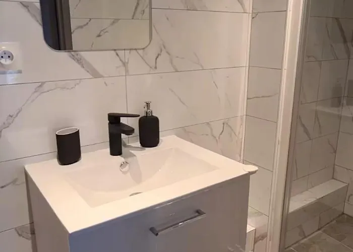 Joli Proche Place Wilson - Centre Apartment *